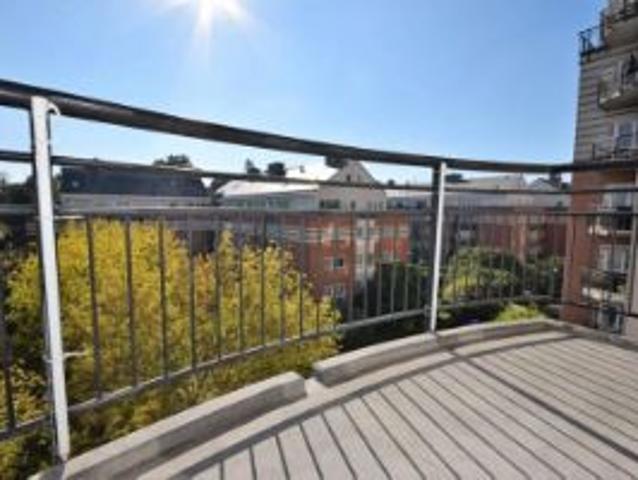JARDINS DE JETTE: Superbe appartement 2 CH. avec parking