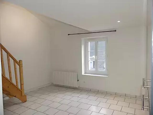 Jargeau 45150 Location appartement 2 pièces t2 au dernier étage
