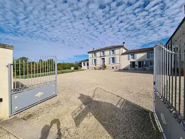 Jarnac 16200 Achat / Vente maison 14 pièces t14 piscine jardin