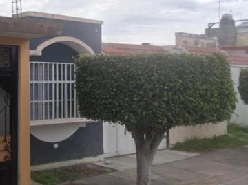 JARR ¡PRECIOSA CASA EN RINCONADAS DEL BOSQUE, MOROLEON GUANAJUATO!
