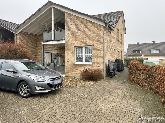 JÄSCHKE Gepflegtes Dreifamilienhaus in Heinsberg Schafhausen – Voll vermietet