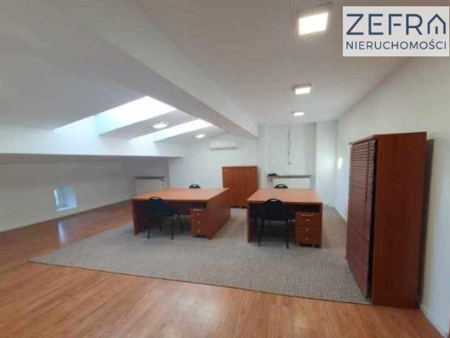 Jasne, oto propozycja rzetelnego i zachęcającego tytułu do ogłoszenia: *Przestronne biuro 71 m² w odrestaurowanej kamienicy