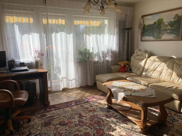 Jasne, oto propozycja rzetelnego i zachęcającego tytułu mieszkania: Ursynów, 2 pokoje, balkon, blisko metro, gotowe do wprowadzenia
