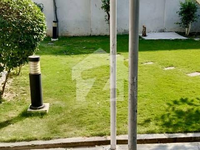 Javaid Shahid Road Residential Plot Sized 6 Marla For sale