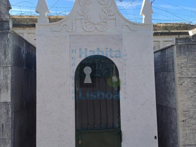 Jazigo Capela capacidade 6 Urnas Cemitério Alto de SJoão