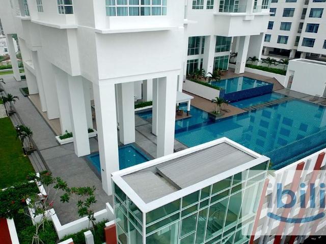 Jb town queen bedroom