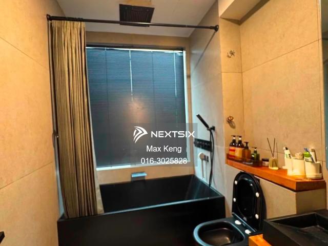 JB Town Skysuites Meldrum Hills Mid Floor Basic Renovated Fully Furnished G&