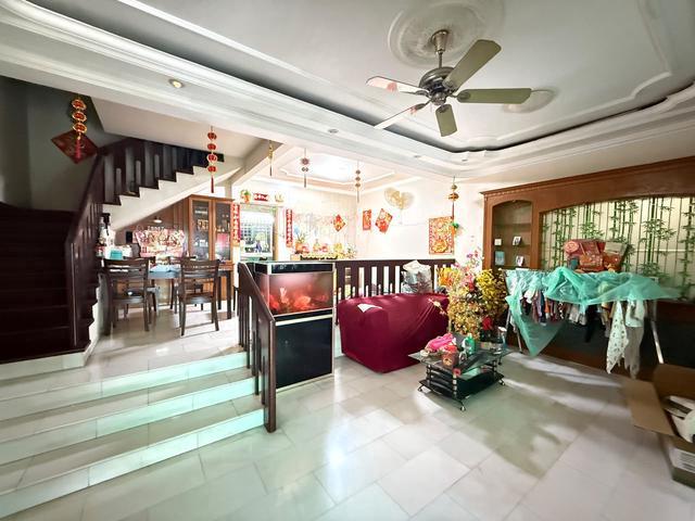 JB Town Taman Pelangi Double Storey Terrace 22x80 Renovated Extension