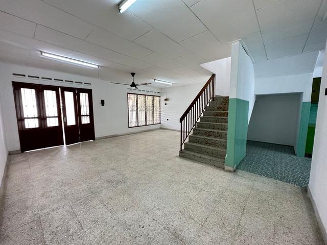 JB Town Tmn Sentosa Jln Sutera Double Storey House AR For Rent