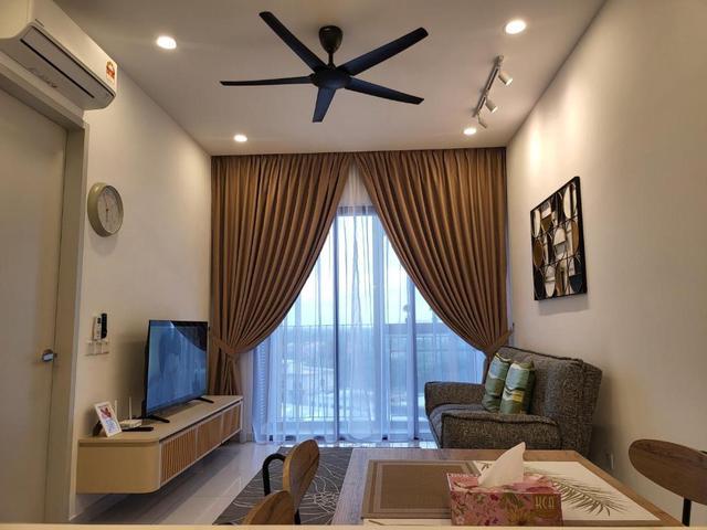 JB Luxury Condo Twintower RF Full Loan Walking Distance To Ciq Rts
