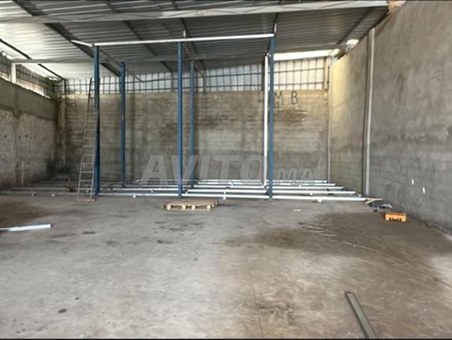 Je mets un dépôt de 150m2 pour location