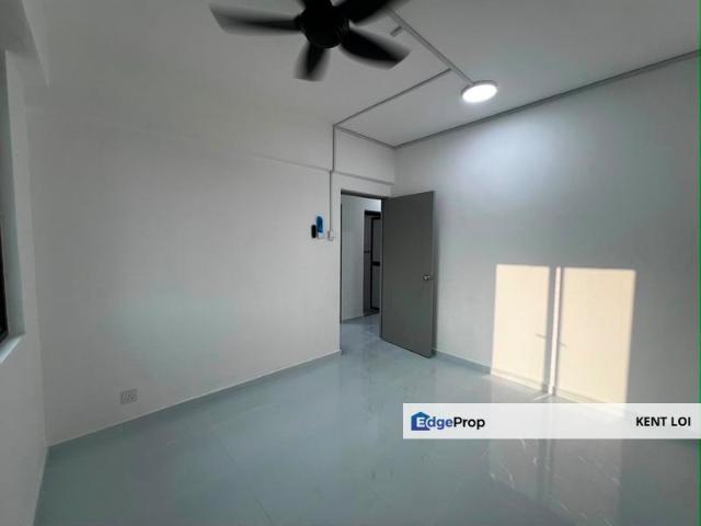 Jentayu Flat