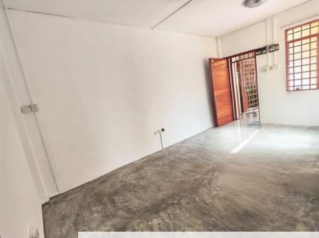 Jentayu Flat