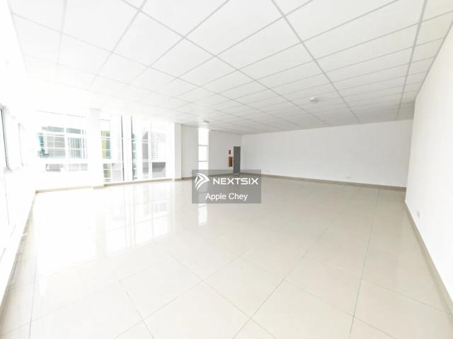 Jenjarom Bt 12 Shared Warehouse Open Warehouse 80 x 160 12,800 sqft Empty land 10,000 sqft Total 22,800 sqft Power supply 300 amp Floor loading 3 mts Ceiling height 20’ NO CF