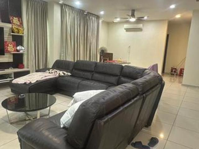 Jenjarom Semi D Renovated Unit