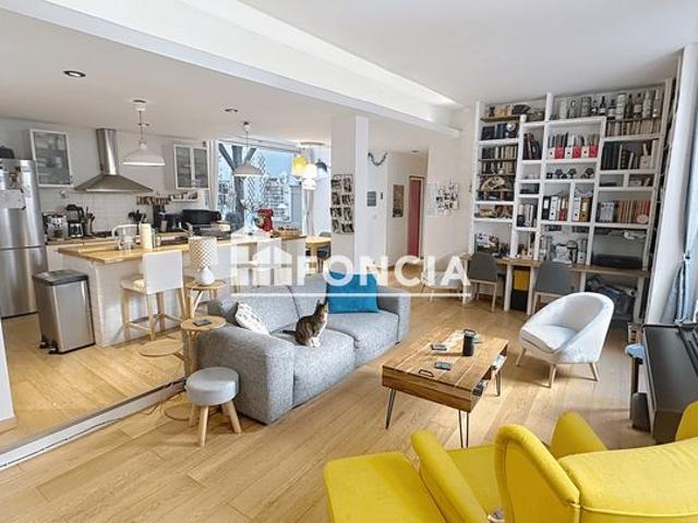 Jean jaures: t5 avec patio interieur