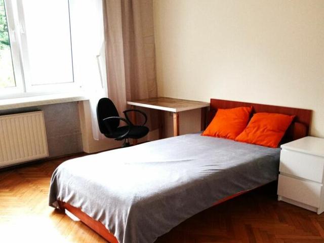 Jednoosobowy 20m2 dla pracujacego cena z mediami Bonarka