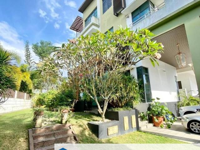 Jelutong Heights