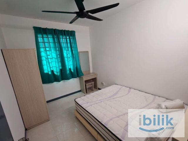 Jelutong middle room near georgetown