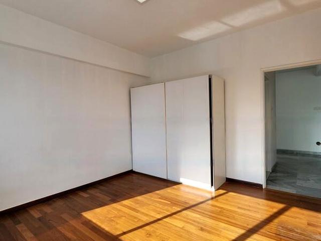 Jervois View D10, Apartment