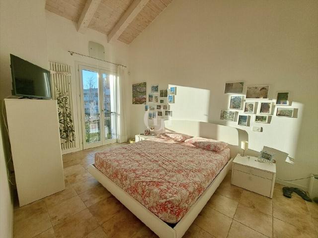 Apartament z tarasem i basenem w Jesolo Lido