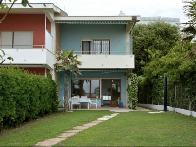 JESOLO LIDO VILLETTA A SCHIERA FRONTE MARE AFFITTO INVERNALE