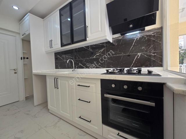 ▀jet Emlak'tan Sarıkız'da Mükemmel Konumda Denize 70m 2+1 Daire