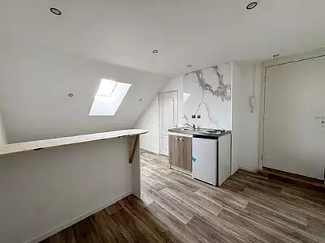 Jeumont 59460 Location appartement 1 pièce t1 au dernier étage