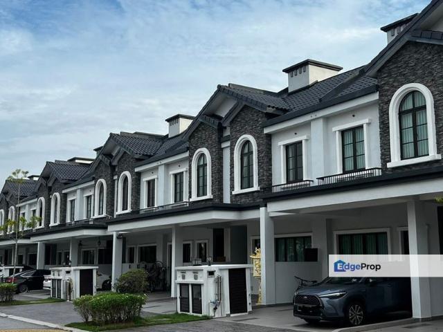 Jewels of Grasmere, Setia Marina