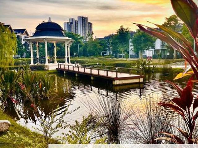 Jewels of Grasmere, Setia Marina