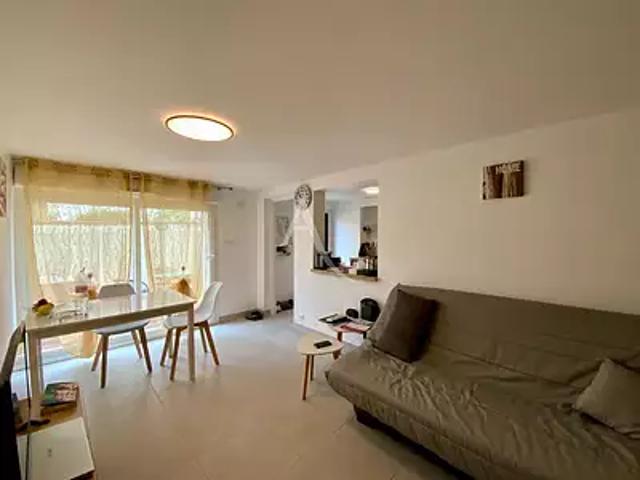 Jonzac 17500 Achat / Vente immeuble au dernier étage parking