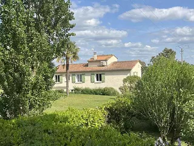Jonzac 17500 Achat / Vente maison 4 pièces t4 parking