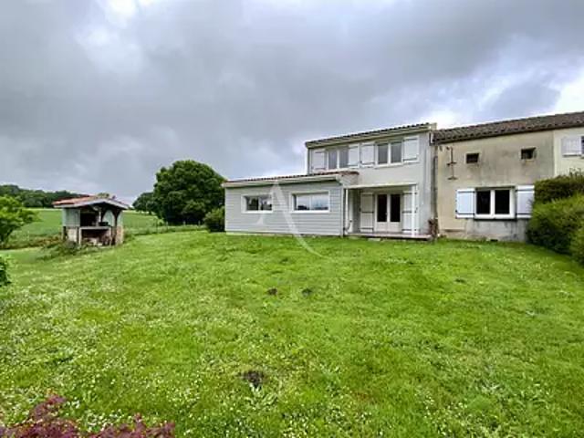 Jonzac 17500 Achat / Vente maison 5 pièces t5 au dernier étage