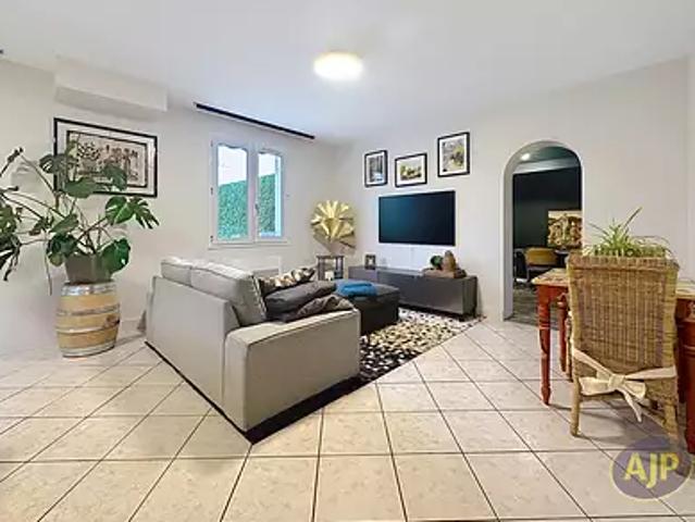 Jonzac 17500 Achat / Vente maison 6 pièces t6 au dernier étage