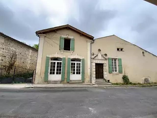 Jonzac 17500 Achat / Vente maison 7 pièces t7