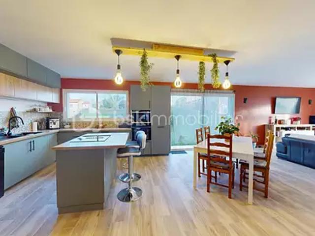 Jonzac 17500 Achat / Vente maison 7 pièces t7