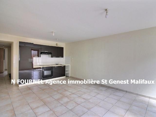 Jonzieux 42660 Appartement 43.69m² cuisine équipée ouverte sur salon séjour, une chambre, SDB avec WC