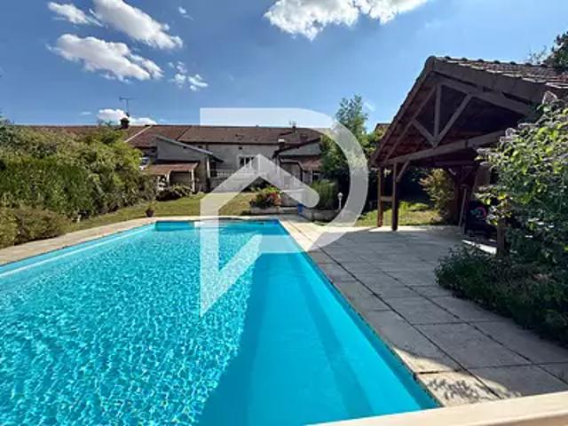 Jonchery 52000 Achat / Vente maison 7 pièces t7 au dernier étage piscine