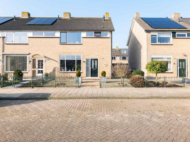 Joost van den Vondellaan 11, 3221TN, Hellevoetsluis, Zuid Holland 3221TN