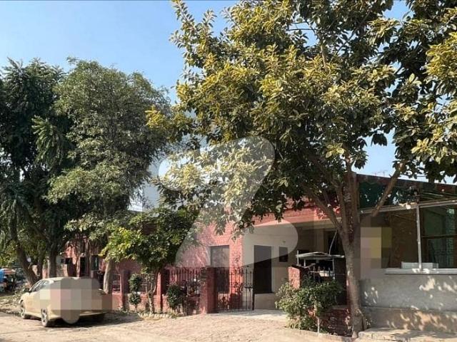 Johar Town Phase 2 Building Sized 1 Kanal For Sale