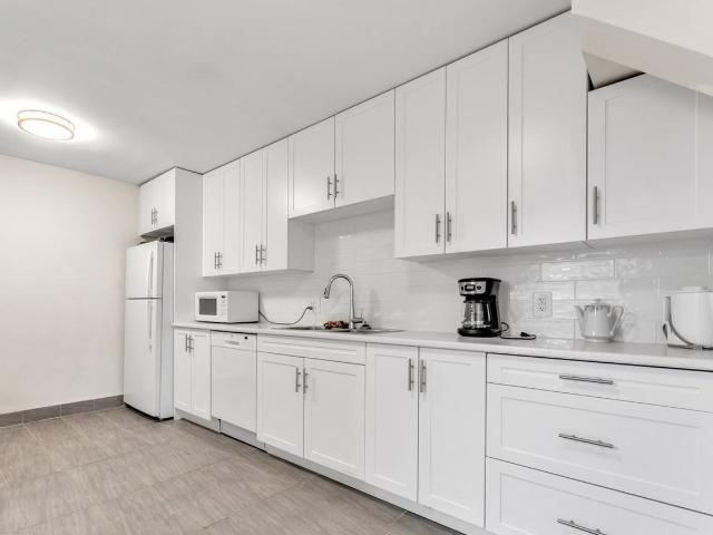 John Counter Place Apartments 1 Bedroom Apartment for Rent at 766 Apartment Building, Kingston, ON K7K 6P1 Rideau Heights