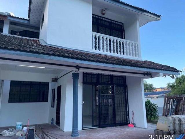 Johor Jaya Double Storey Corner House 4 Bedroom For Sale
