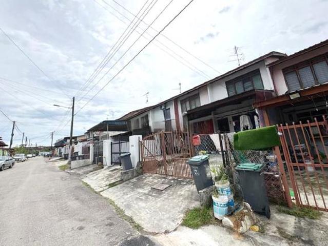 Johor Jaya Double Storey Low Cost House 14x55ft 2 beds easy to go CIQ