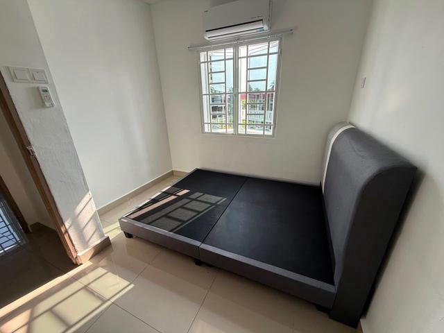 Johor Jaya Jalan Keembong Double storey corner 3 Bed Fully Furnished