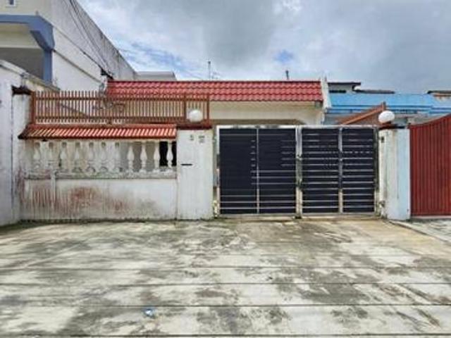 Johor Jaya Jalan Teratai Single Storey Renovated Sale