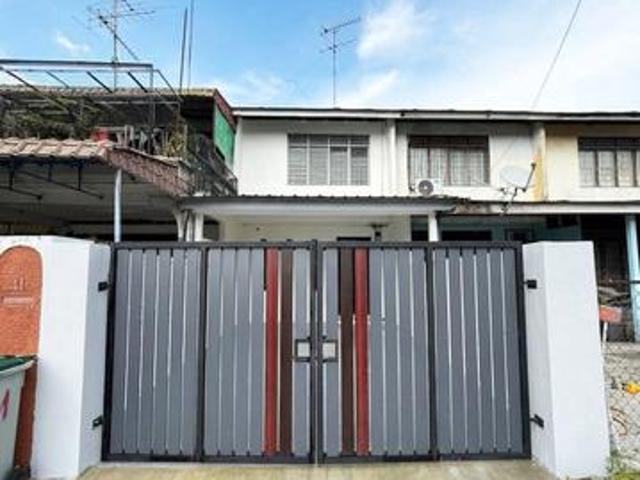 JOHOR JAYA Jln Keembong Double Storey Reno Siap RenoFull Loan