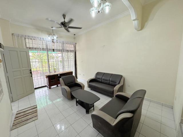 Johor Jaya Ros Merah Double Storey Terrace Molek
