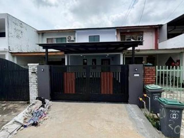 Johor Jaya 100 LOAN Double Storey Low Cost Fully Reno Extended