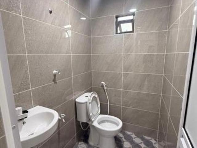 Johor jaya 2 sty low cost fully reno near ciq