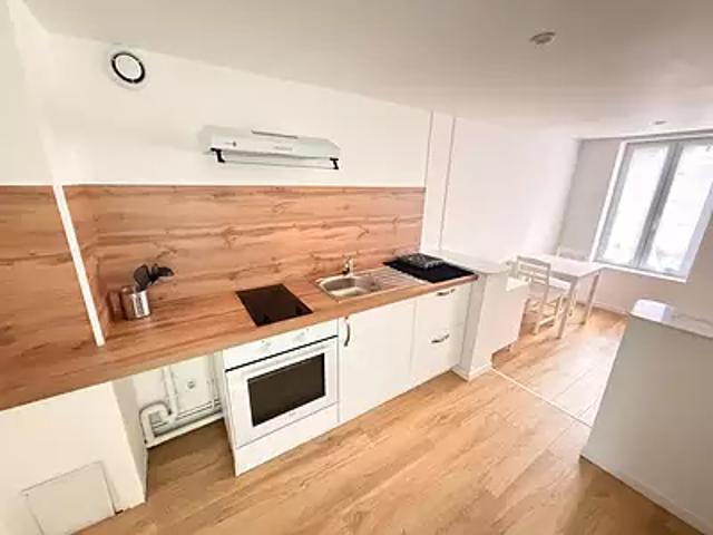 Joigny 89300 Location appartement 1 pièce t1 au dernier étage cave